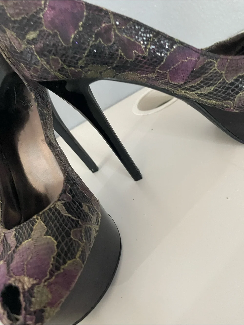 Women's Purple Floral Lace Peep-Toe Platform Pumps